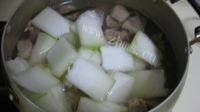 味道不错的冬瓜排骨汤做法图解5)