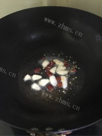 美味的油爆小黄瓜做法图解6)