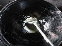 美味的蘑菇豆腐汤做法图解4)