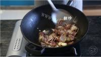 家常菜萝卜干炒腊肉做法图解5)
