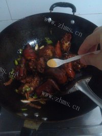 好吃不腻的黄豆焖猪蹄做法图解11)