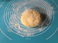 美味的南瓜蝴蝶卷做法图解8)