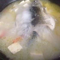 香飘十里的鲫鱼豆腐汤的做法图解七