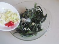 风味独特的凉拌菜薹做法图解5)