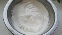 喷香的原味戚风蛋糕做法图解15)
