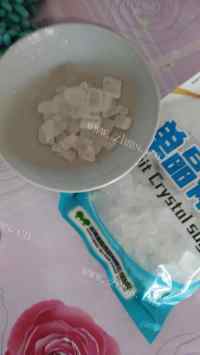 美味的红枣银耳羹做法图解4)