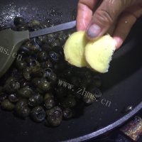 珍馐美味的炒田螺做法图解3)