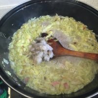 热腾腾的简易版海鲜疙瘩汤做法图解9)