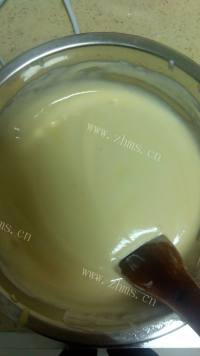 自制蔓越莓戚风蛋糕做法图解15)