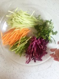 五味俱全的凉拌面做法图解2)
