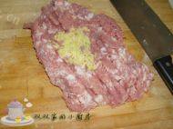 美味的猪肉玉米馄饨做法图解1)
