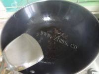 口感极佳的椒香土豆丝做法图解3)
