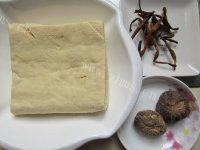 家常菜炖冻豆腐做法图解1)