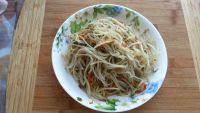 家常菜胡萝卜炒豆芽