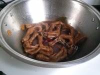 美味的卤鸭爪做法图解5)