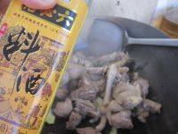 味道不错的土豆炖鸡块做法图解8)