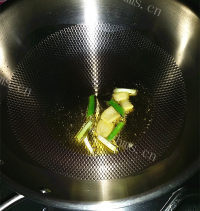 美味的水煮乌鱼片做法图解6)