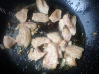 最爱的蒜苗炒肉做法图解5)