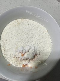 简易的胡萝卜丝饼做法图解3)