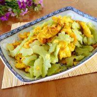 家常菜苦瓜炒鸡蛋