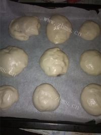 自制豆沙小餐包做法图解3)