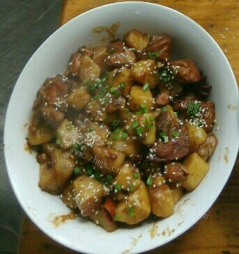 特下饭的鸡腿炖土豆