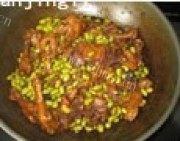 美味的毛豆烧鸡做法图解3)