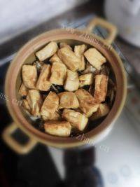 美味的鱼头豆腐煲做法图解12)