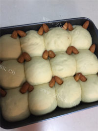回味无穷的小猫面包做法图解8)