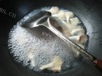 神奇的咸肉秀珍菇蛏子汤的做法图解六