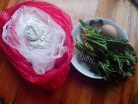 自制菠菜鸡蛋饼做法图解1)