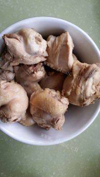 家常菜土豆烧鸡翅做法图解3)