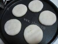 食欲满满的白菜猪肉馅饼做法图解9)