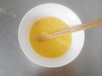 美味蒜香肉末炖蛋做法图解3)