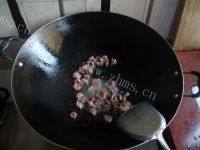 口感饱满的荷兰豆炒牛肉做法图解3)
