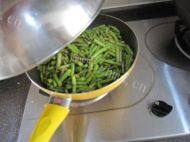 家常菜鸡丝豆角做法图解3)