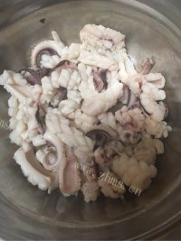 家常菜洋葱炒鱿鱼做法图解1)