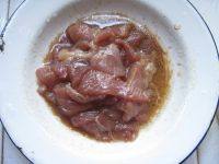 美味的肉片炒土豆做法图解1)