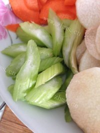 家常菜炒三鲜做法图解4)