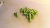 口感丰富的菠菜蛋花汤做法图解3)