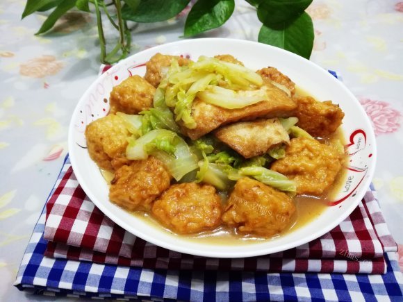 家常白菜炖丸子