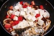 石锅牡蛎鱿鱼豆腐汤做法图解7)