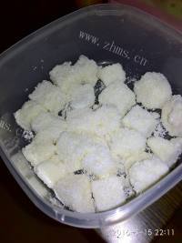 美味的椰蓉牛奶冻做法图解6)
