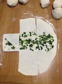 满口清香的葱油饼做法图解16)