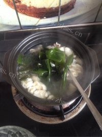 美味牛腩炖海带结 做法图解4)