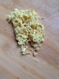 美味的粉蒸牛肉做法图解3)