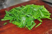 韭菜乌鱼头做法图解4)