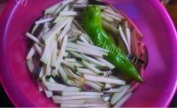 家常菜青椒炒茄条做法图解1)