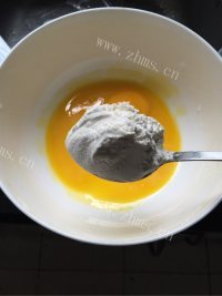 唇齿留香的电饭煲蛋糕做法图解5)