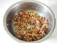 色香味俱全的韭菜馅饼做法图解5)